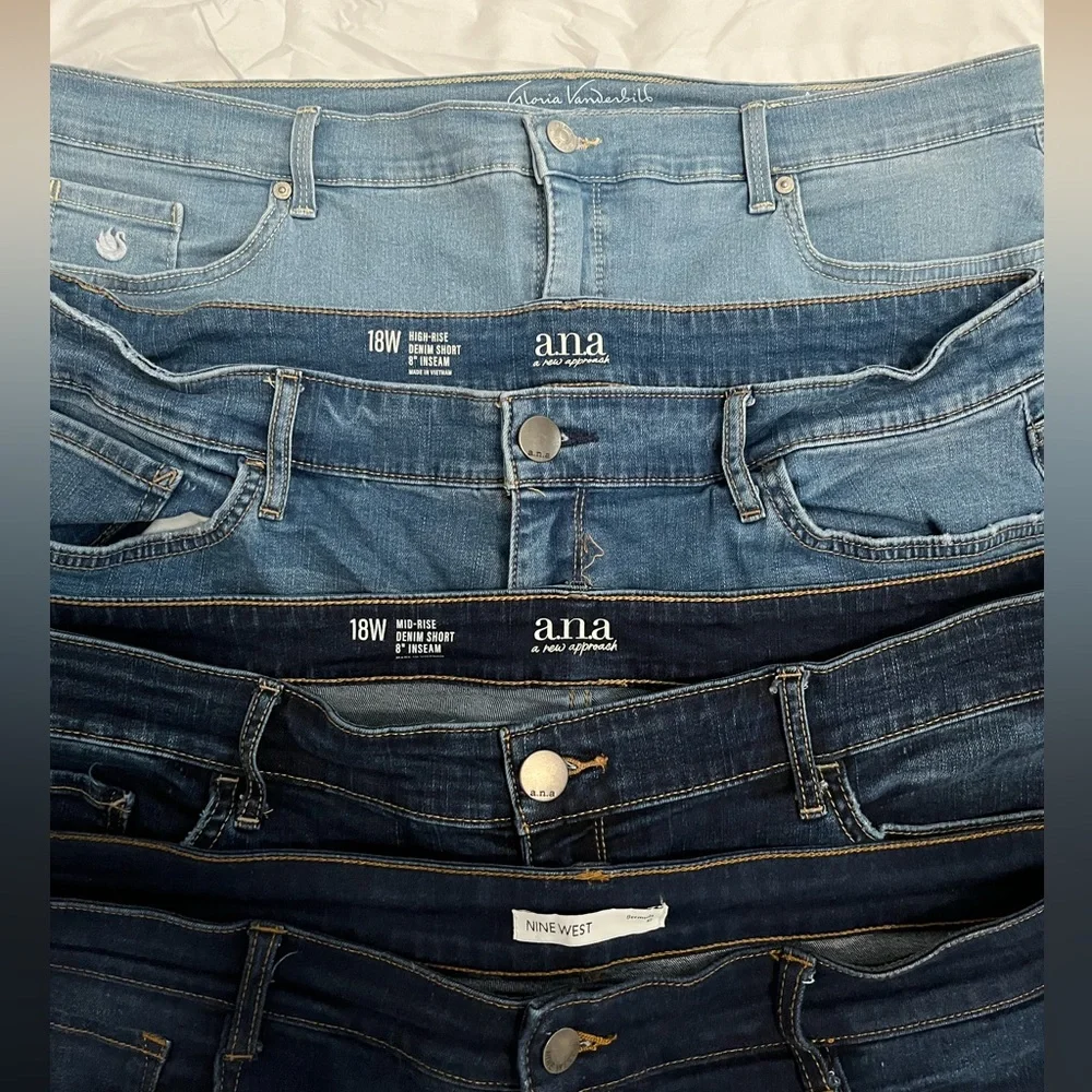 Ana, Ninewest, and Grace Vanderbilt Women’s Jean Shorts Lot Size- 18 - Picture 2 of 10